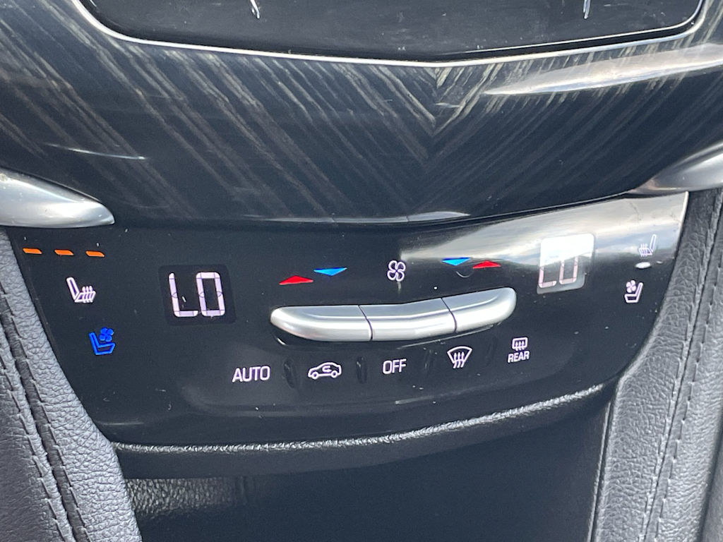 Thumbnail: 2023 Cadillac XT6 - 26