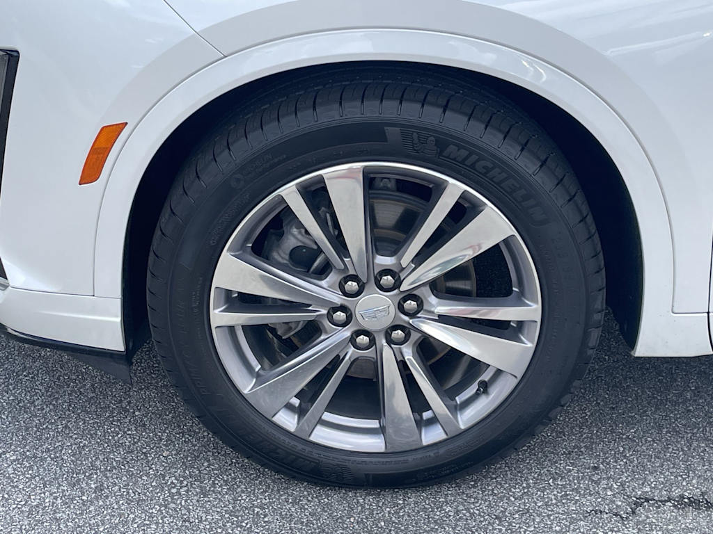 Thumbnail: 2023 Cadillac XT6 - 6