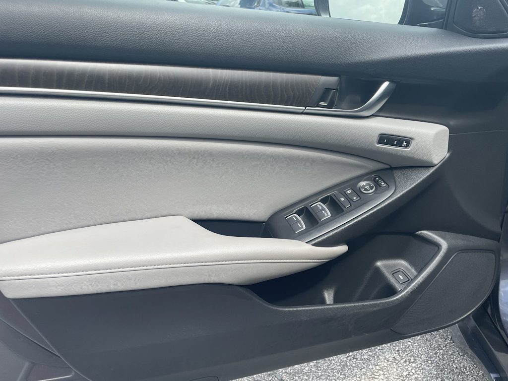 Thumbnail: 2018 Honda Accord - 16