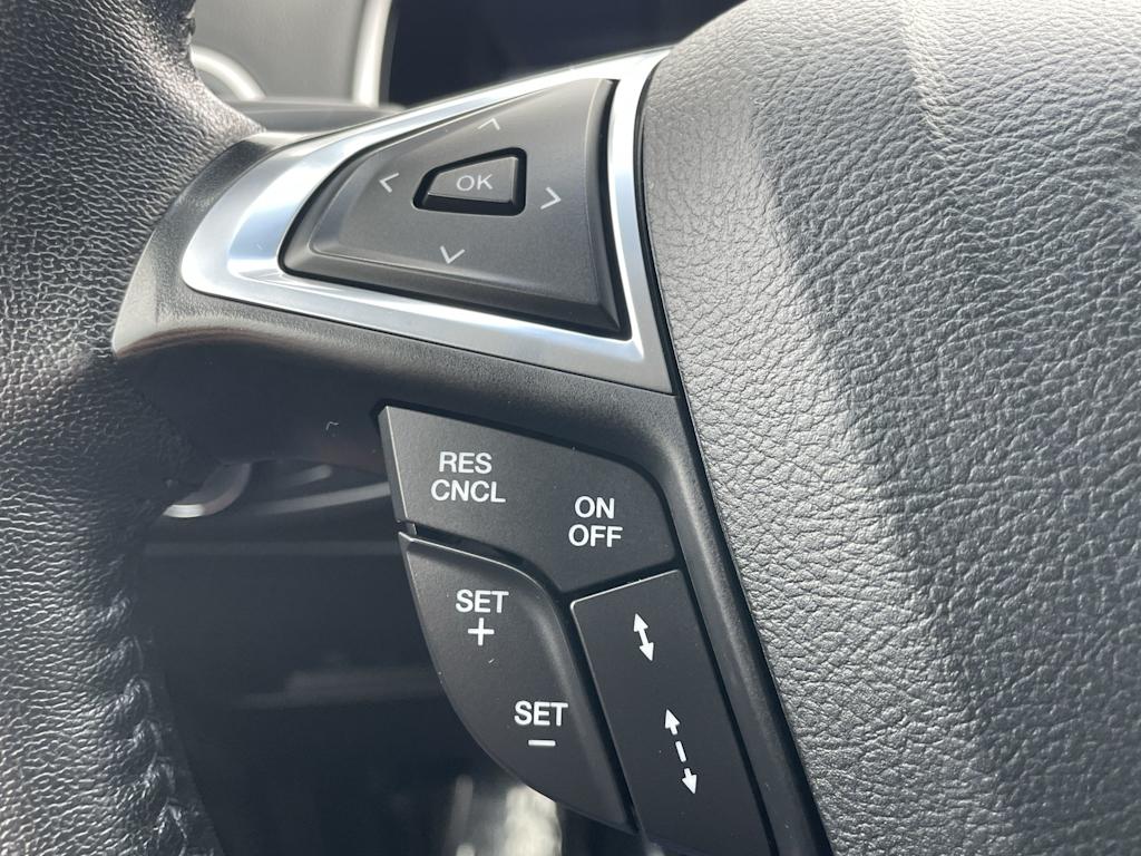 Thumbnail: 2018 Ford Edge - 17