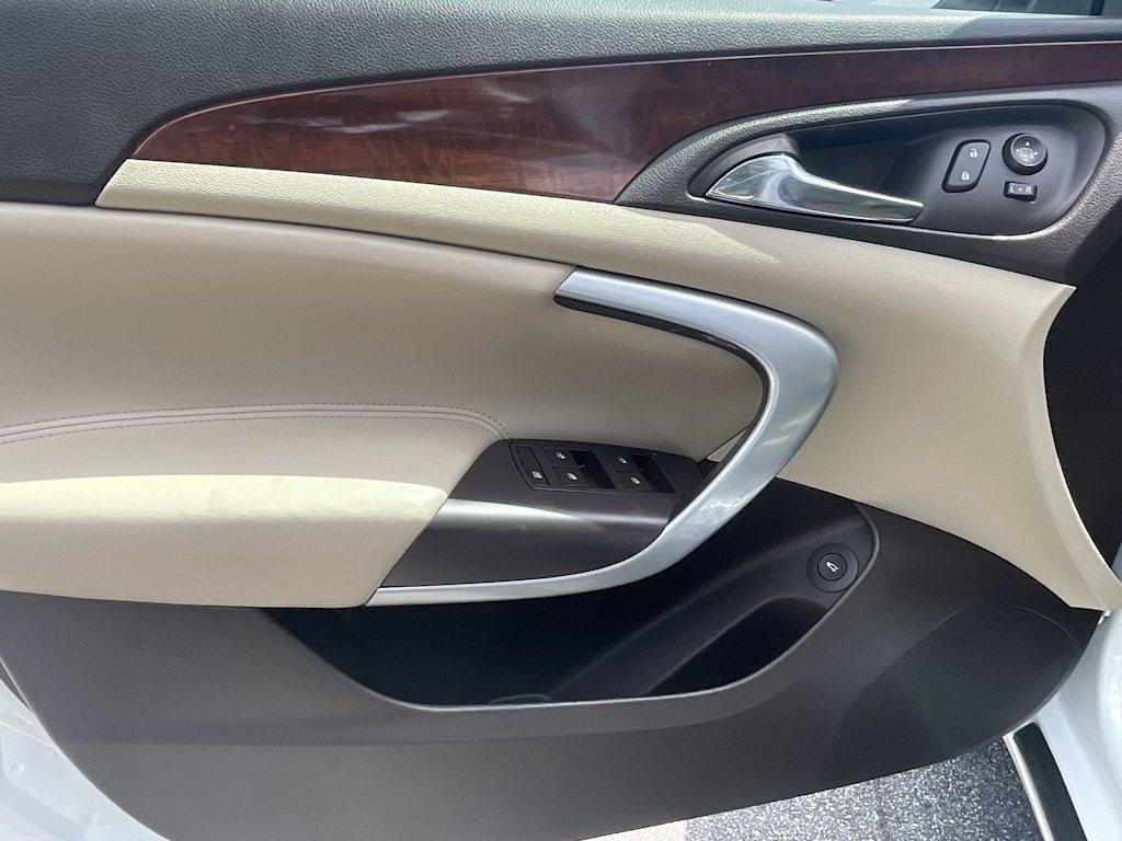 Thumbnail: 2016 Buick Regal - 15