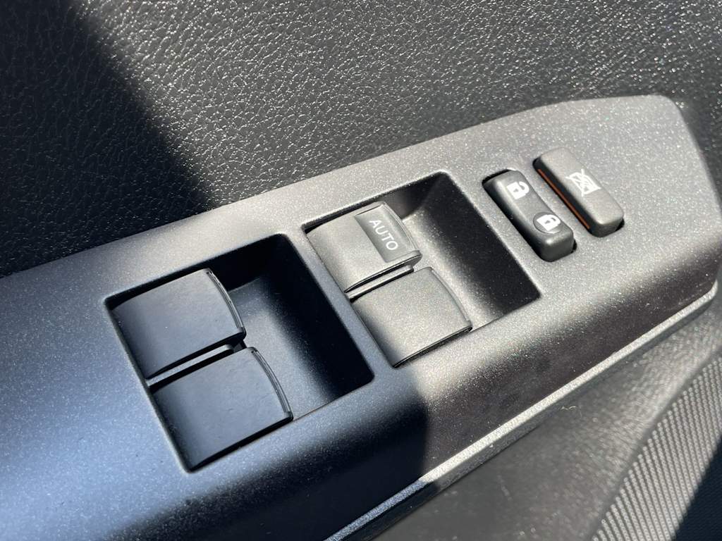 Thumbnail: 2018 Toyota RAV4 - 13