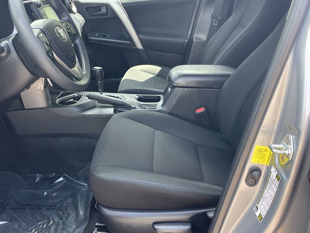 Thumbnail: 2018 Toyota RAV4 - 8