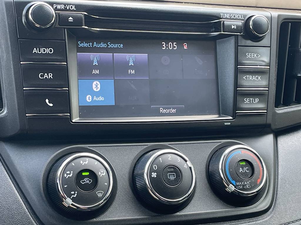Thumbnail: 2018 Toyota RAV4 - 19