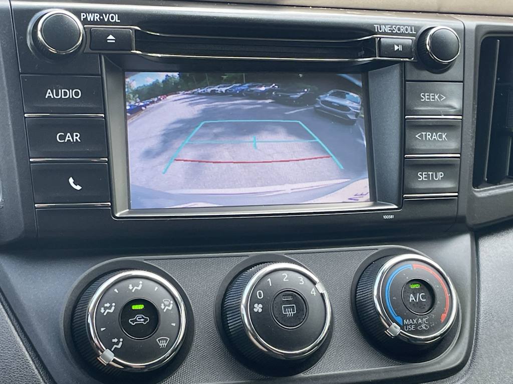 Thumbnail: 2018 Toyota RAV4 - 10