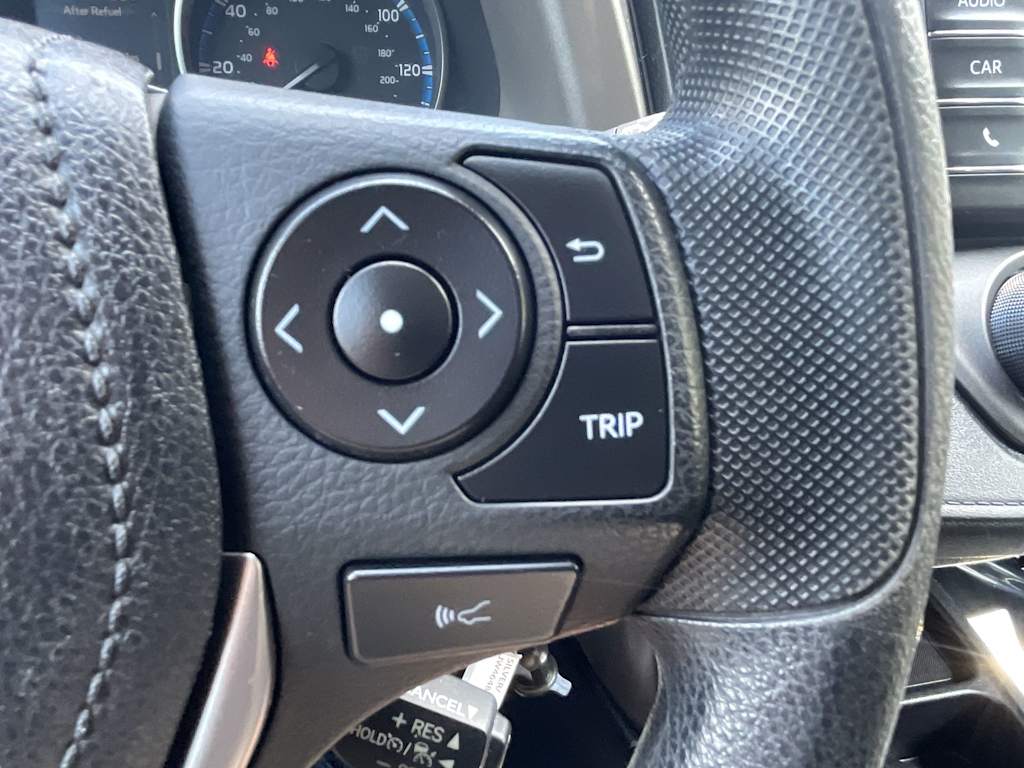Thumbnail: 2018 Toyota RAV4 - 18