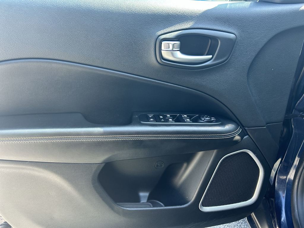 Thumbnail: 2019 Jeep Compass - 16