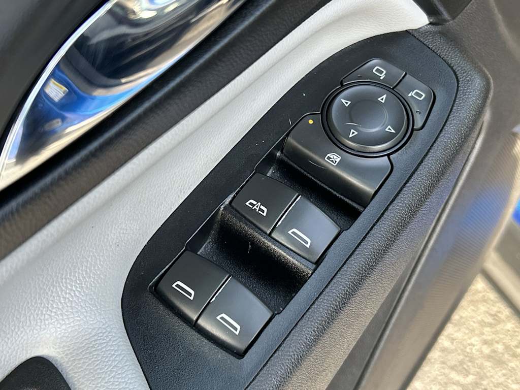 Thumbnail: 2019 Chevrolet Equinox - 16