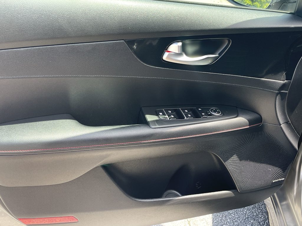 Thumbnail: 2022 Kia Forte - 16