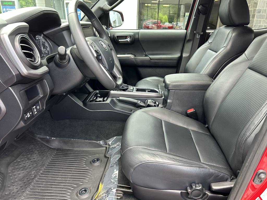 Thumbnail: 2019 Toyota Tacoma - 9