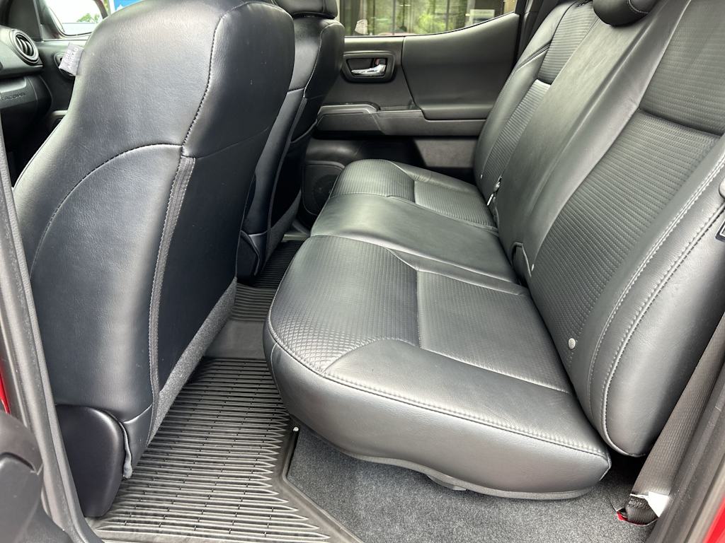 Thumbnail: 2019 Toyota Tacoma - 10