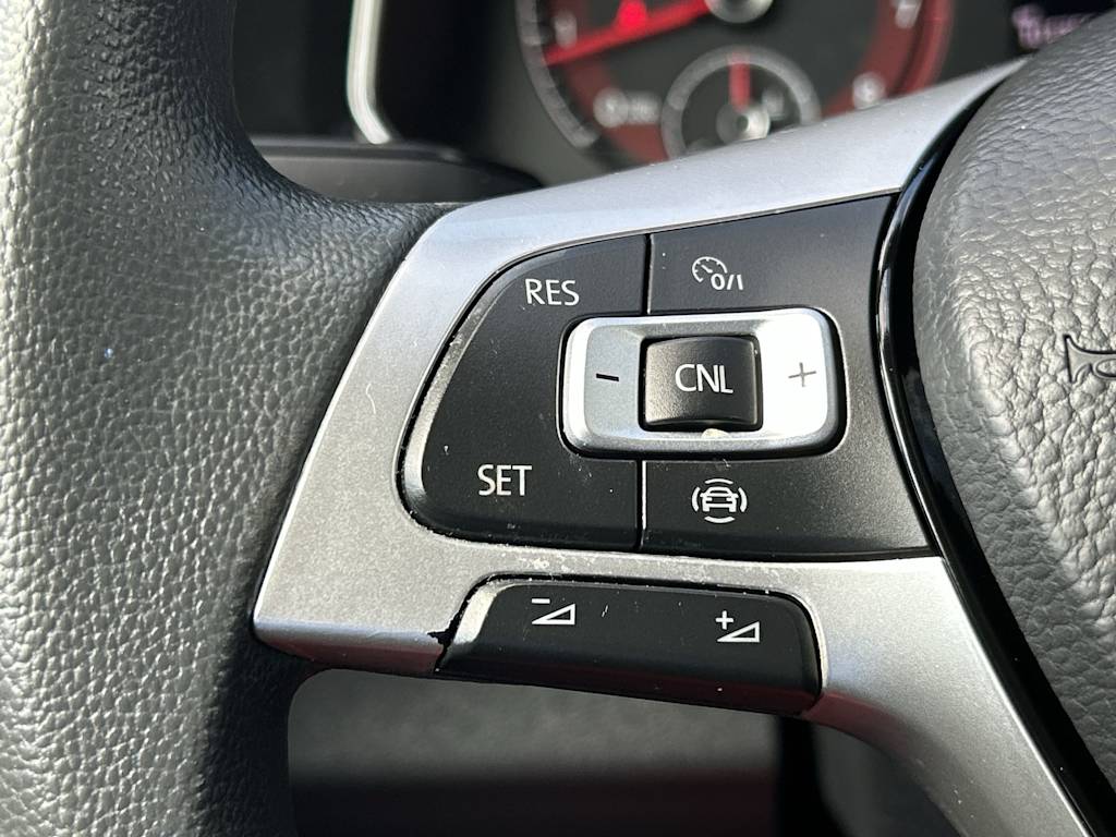 Thumbnail: 2019 Volkswagen Jetta - 14