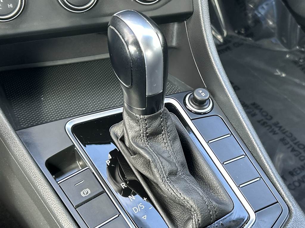 Thumbnail: 2019 Volkswagen Jetta - 17