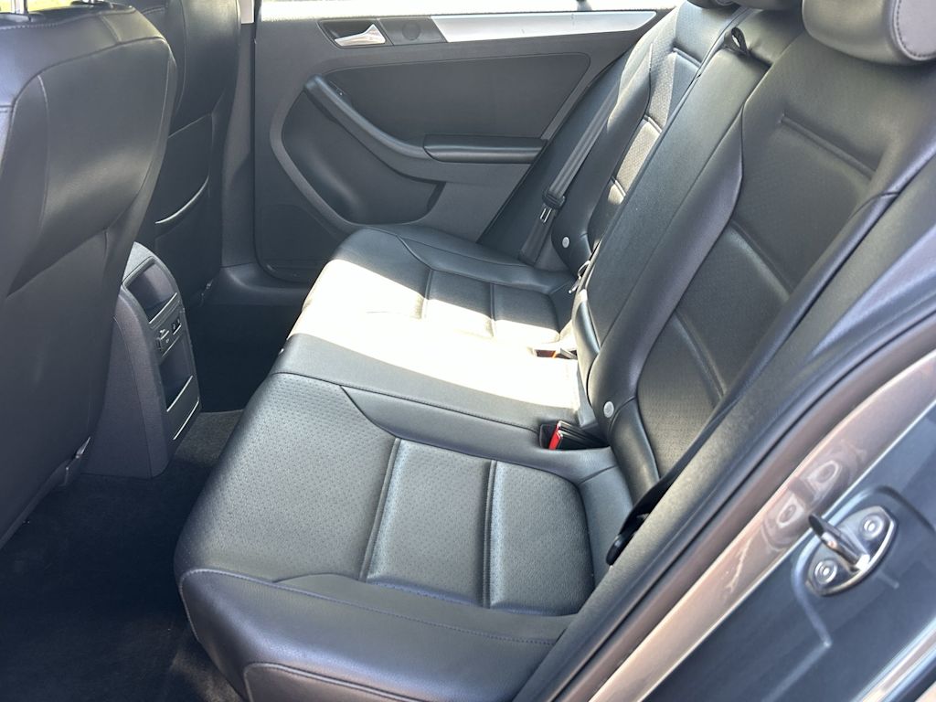 Thumbnail: 2014 Volkswagen Jetta - 9