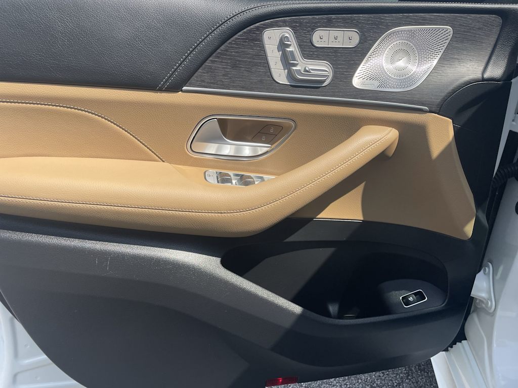 Thumbnail: 2026 Mercedes-Benz GLE - 17