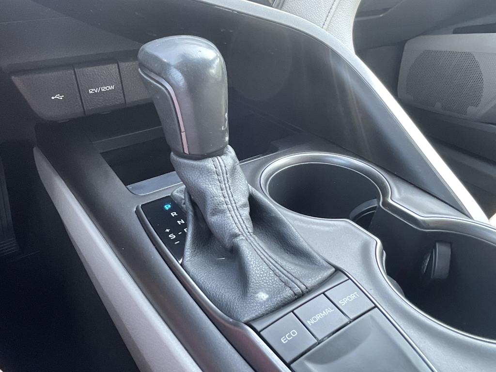 Thumbnail: 2022 Toyota Camry - 11