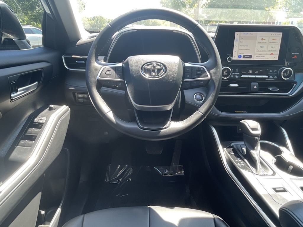 Thumbnail: 2023 Toyota Highlander - 2