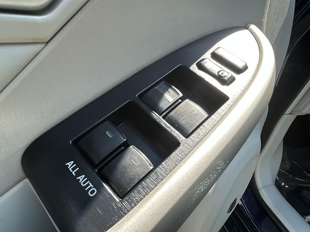 Thumbnail: 2014 Toyota Prius - 16