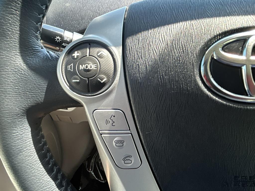 Thumbnail: 2014 Toyota Prius - 18