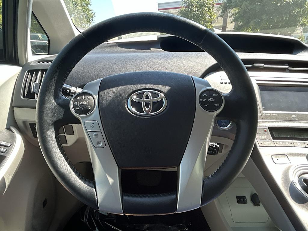 Thumbnail: 2014 Toyota Prius - 7