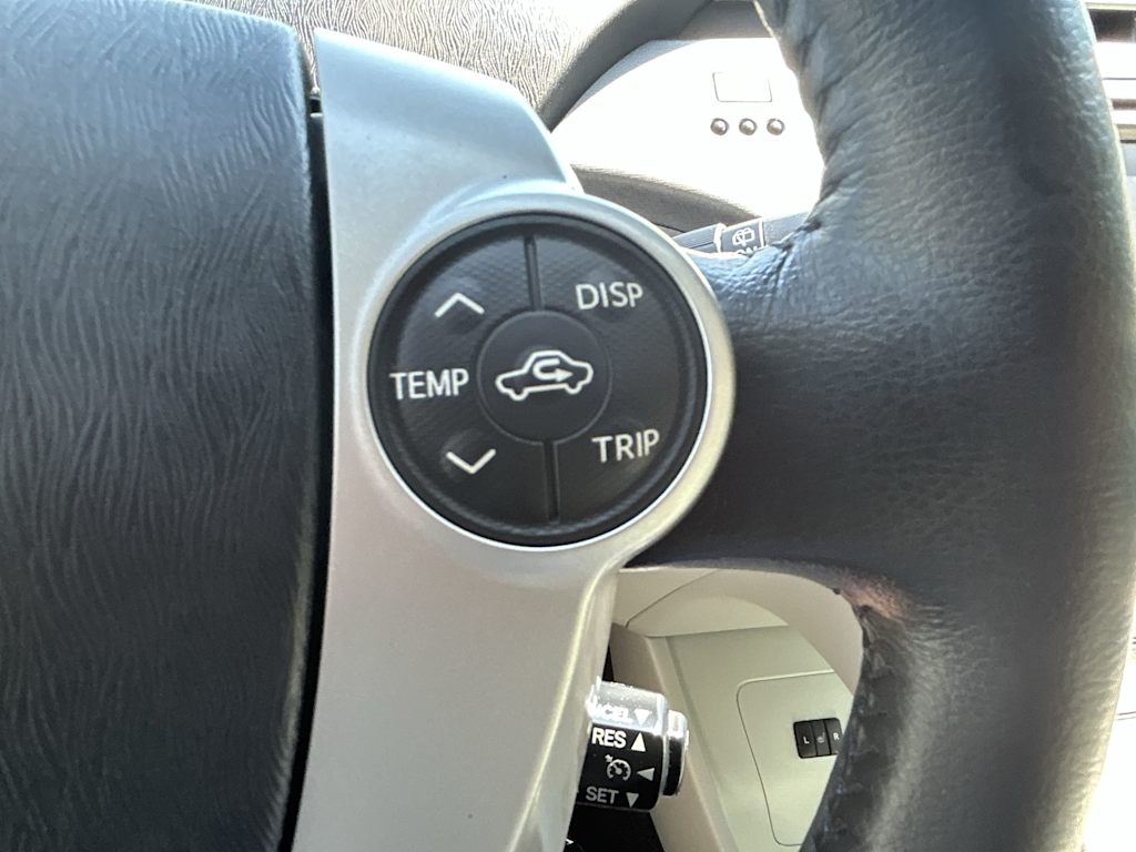 Thumbnail: 2014 Toyota Prius - 12