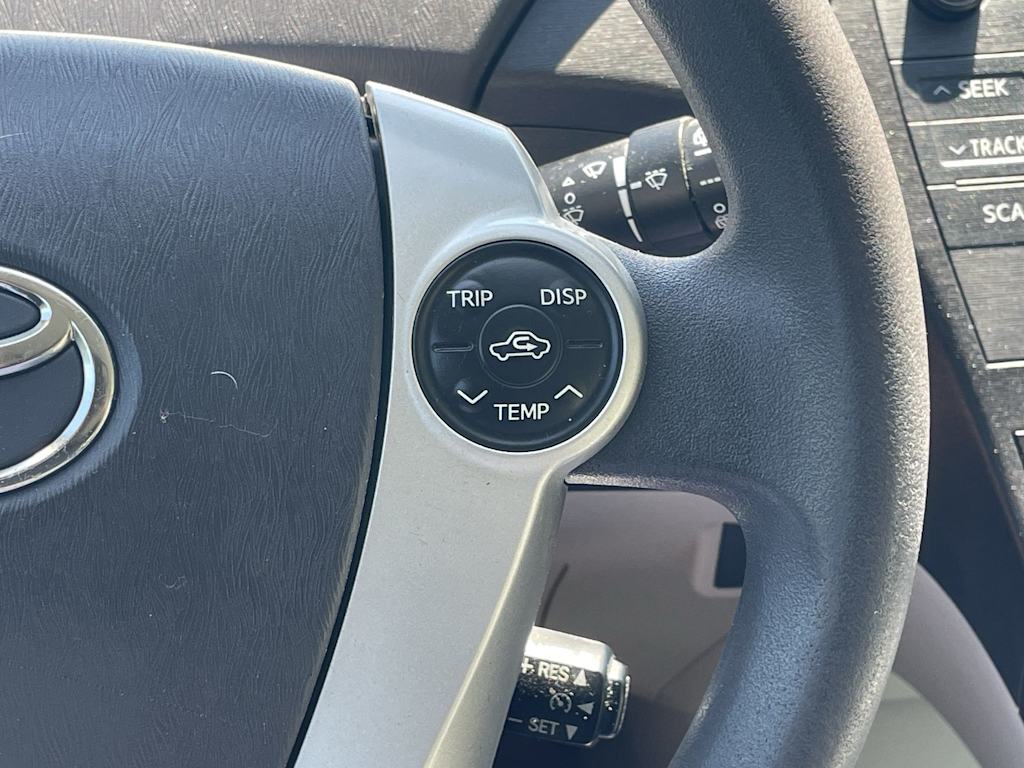 Thumbnail: 2011 Toyota Prius - 17