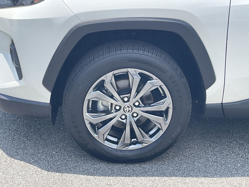 Thumbnail: 2022 Toyota RAV4 - 6