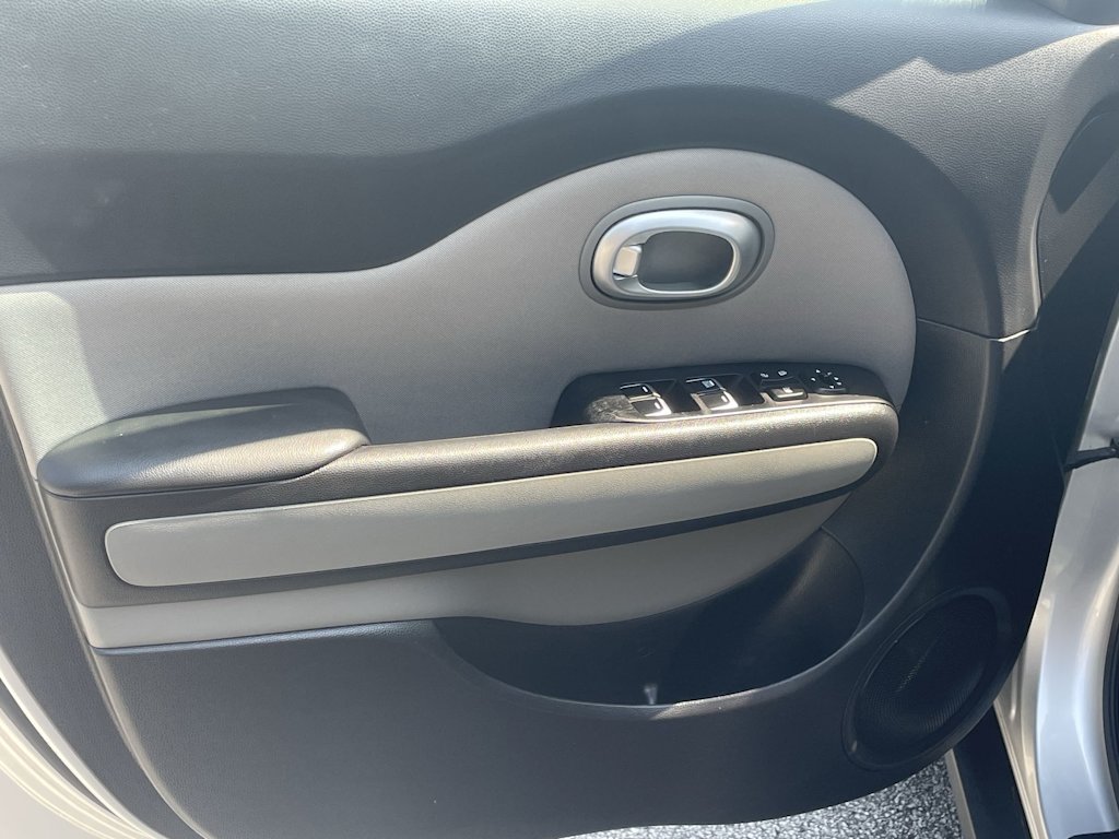 Thumbnail: 2017 Kia Soul - 15
