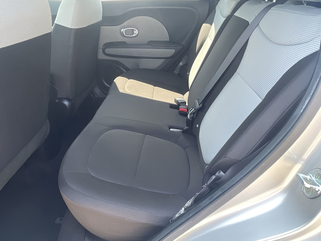 Thumbnail: 2017 Kia Soul - 9