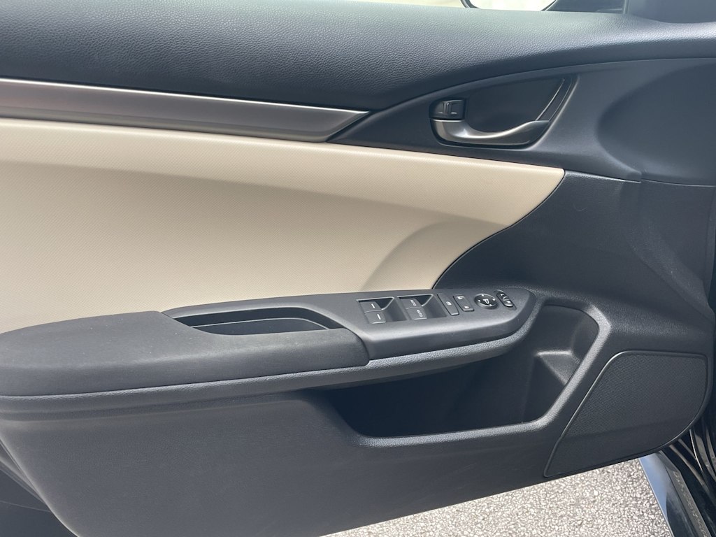 Thumbnail: 2017 Honda Civic - 15