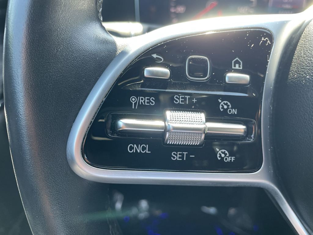 Thumbnail: 2020 Mercedes-Benz E-Class - 11