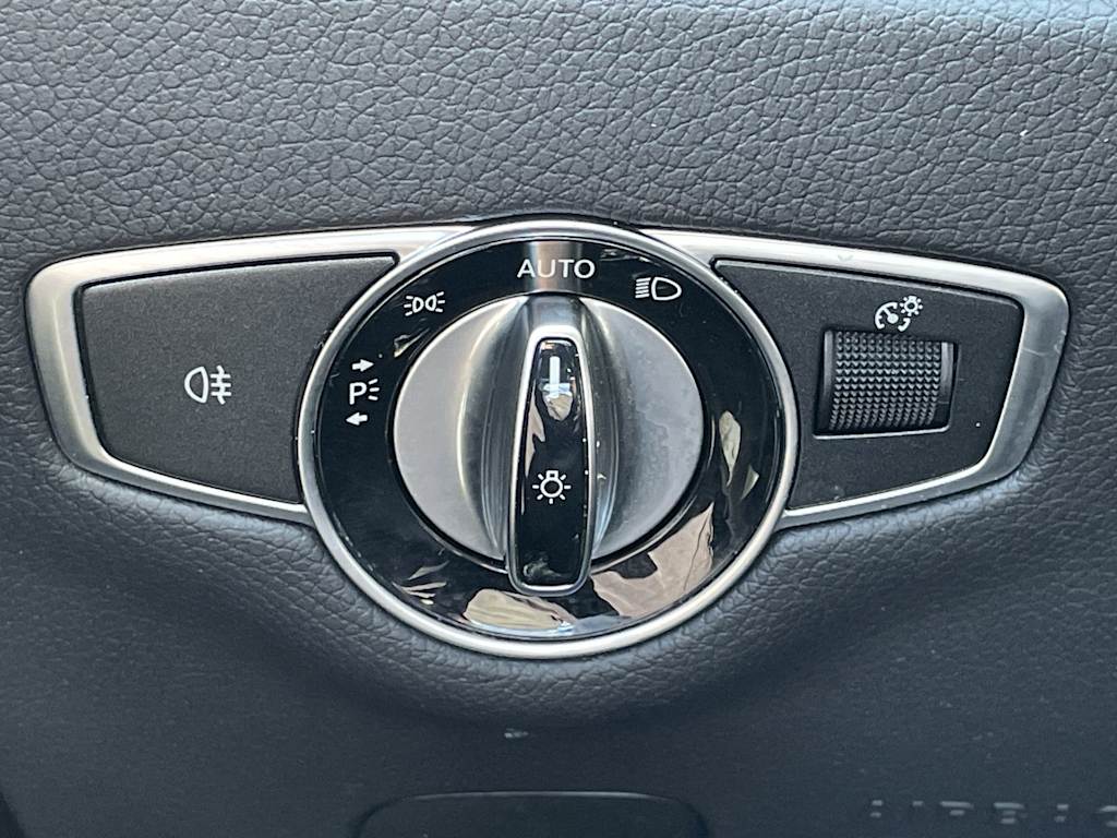 Thumbnail: 2020 Mercedes-Benz E-Class - 29
