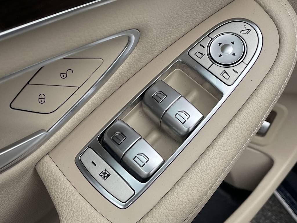 Thumbnail: 2018 Mercedes-Benz C-Class - 17