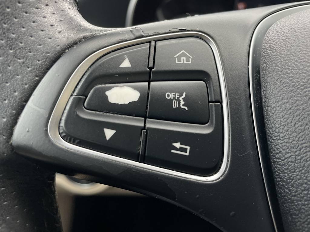 Thumbnail: 2018 Mercedes-Benz C-Class - 18