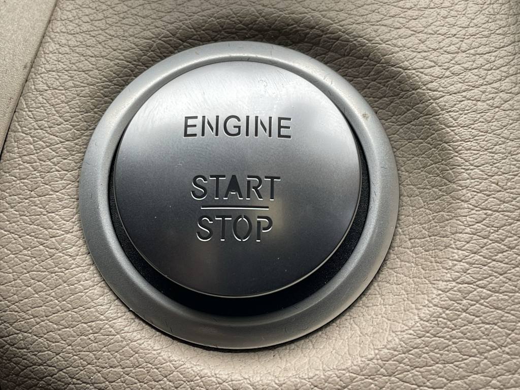 Thumbnail: 2018 Mercedes-Benz C-Class - 21