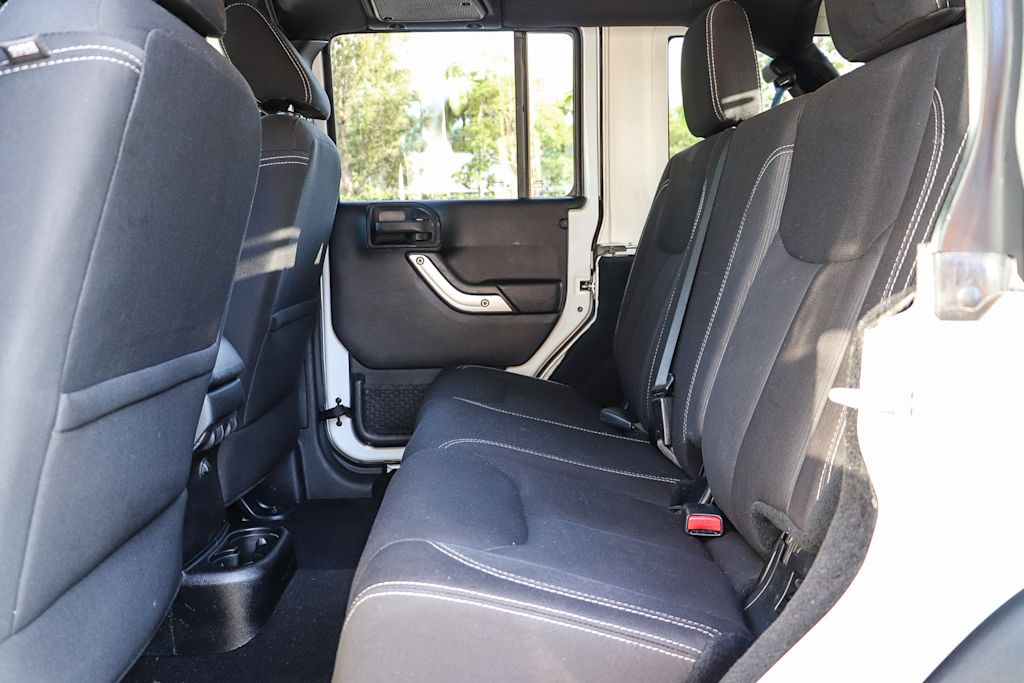 Thumbnail: 2015 Jeep Wrangler - 10