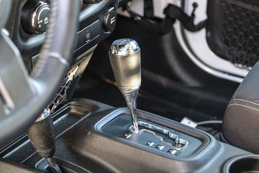 Thumbnail: 2015 Jeep Wrangler - 21