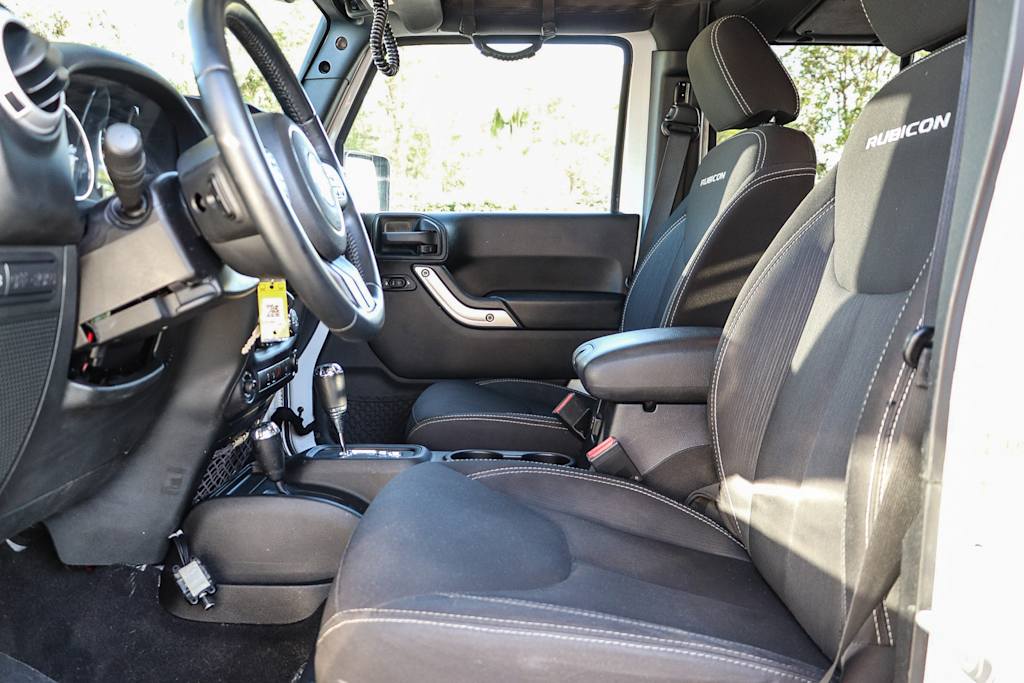 Thumbnail: 2015 Jeep Wrangler - 9
