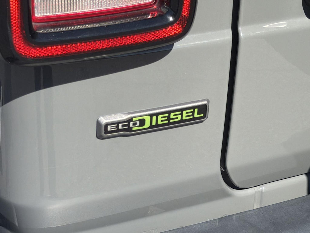 Thumbnail: 2021 Jeep Wrangler - 33