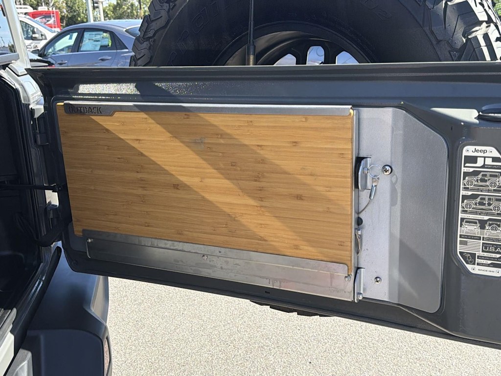 Thumbnail: 2021 Jeep Wrangler - 32