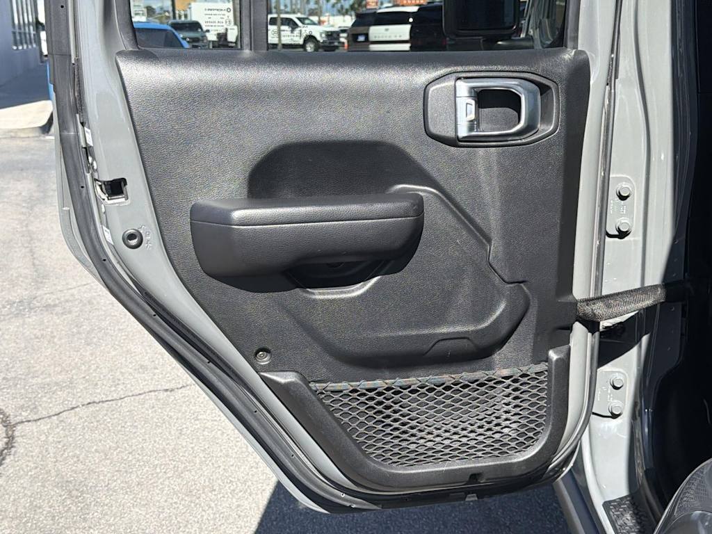 Thumbnail: 2021 Jeep Wrangler - 31