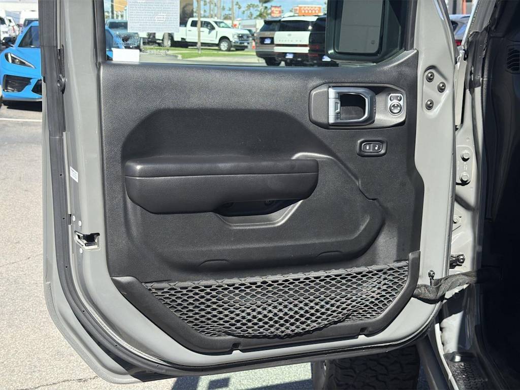 Thumbnail: 2021 Jeep Wrangler - 29