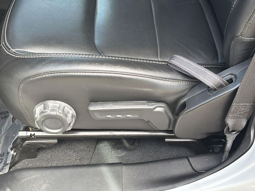 Thumbnail: 2023 Jeep Wrangler - 28