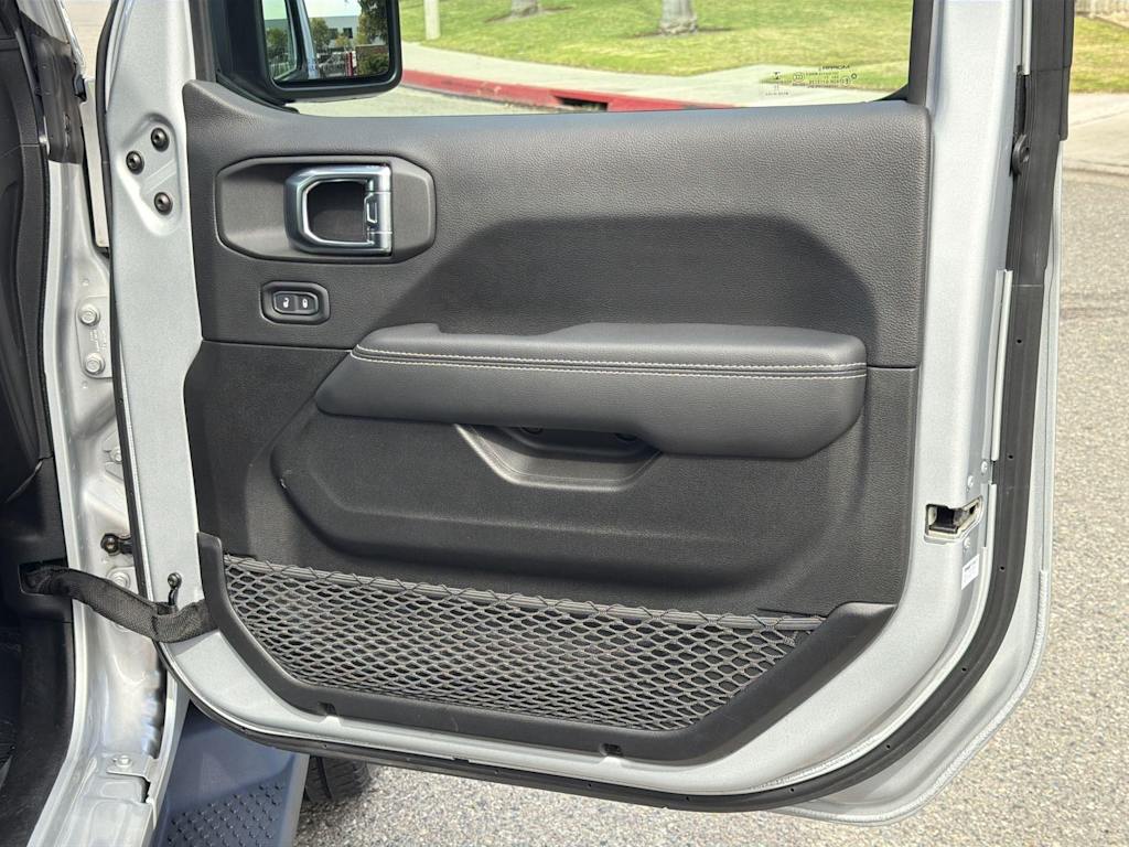 Thumbnail: 2023 Jeep Wrangler - 32