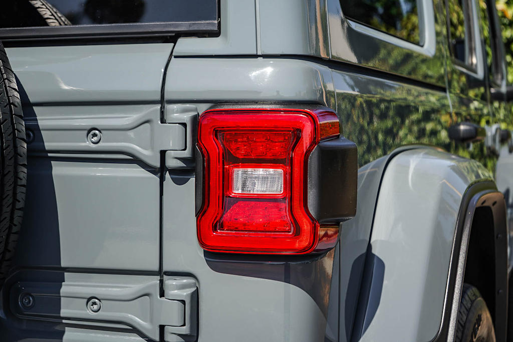 Thumbnail: 2025 Jeep Wrangler - 19