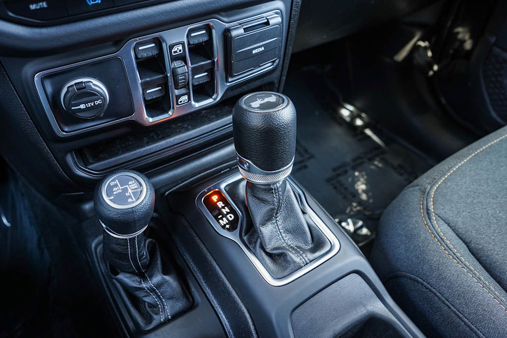 Thumbnail: 2025 Jeep Wrangler - 25