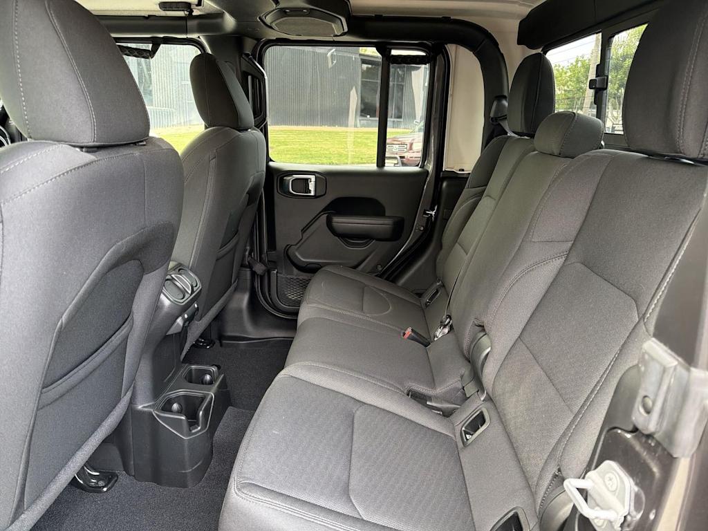 Thumbnail: 2022 Jeep Gladiator - 12