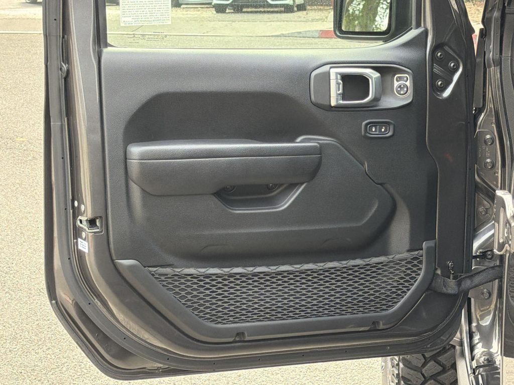 Thumbnail: 2022 Jeep Gladiator - 28