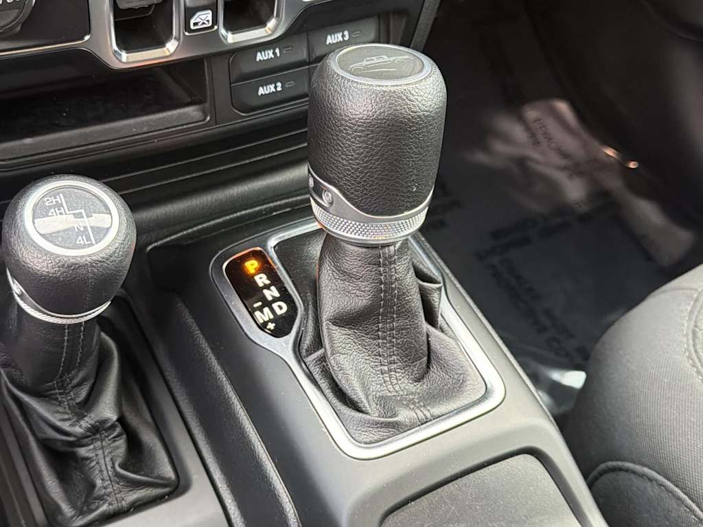 Thumbnail: 2022 Jeep Gladiator - 15