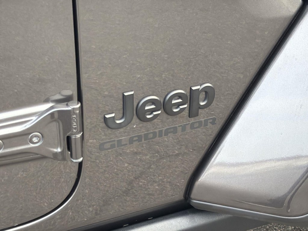 Thumbnail: 2022 Jeep Gladiator - 7